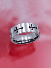 Ring mit Kreuzmuster